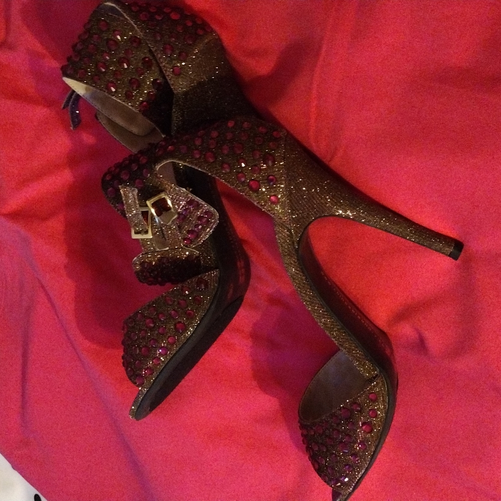 Shoes - Picture 4 of 4
